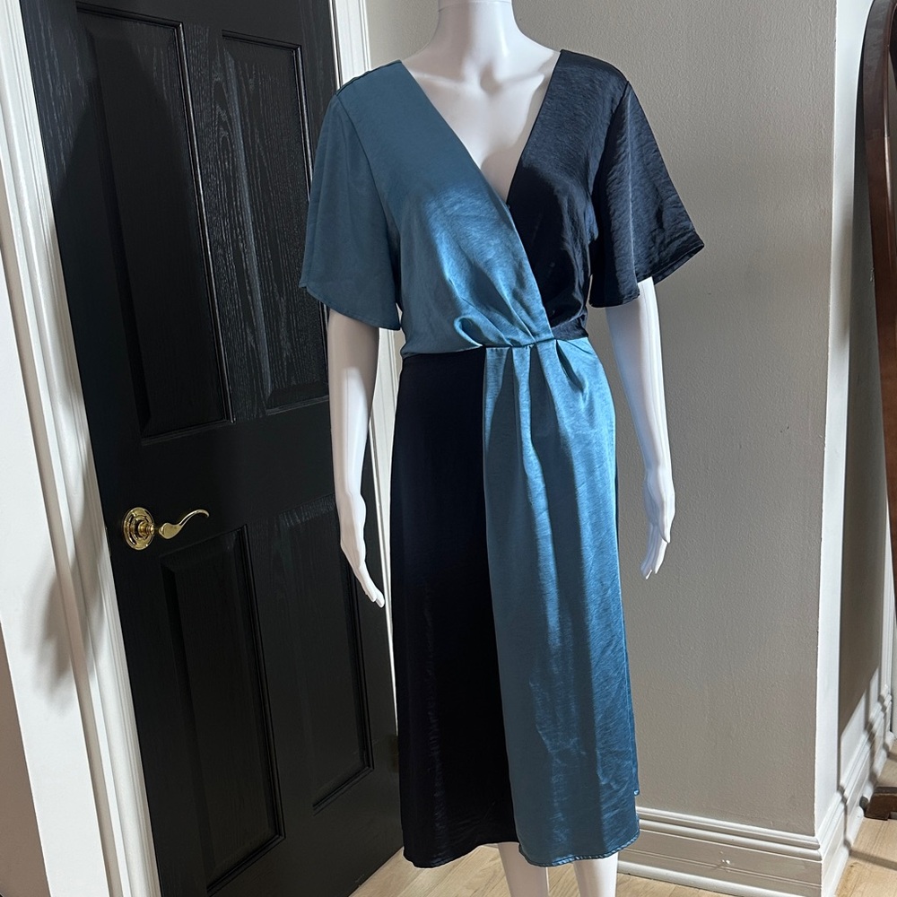 Adelyn Rae Elegant Blue Midi Dress Size Small